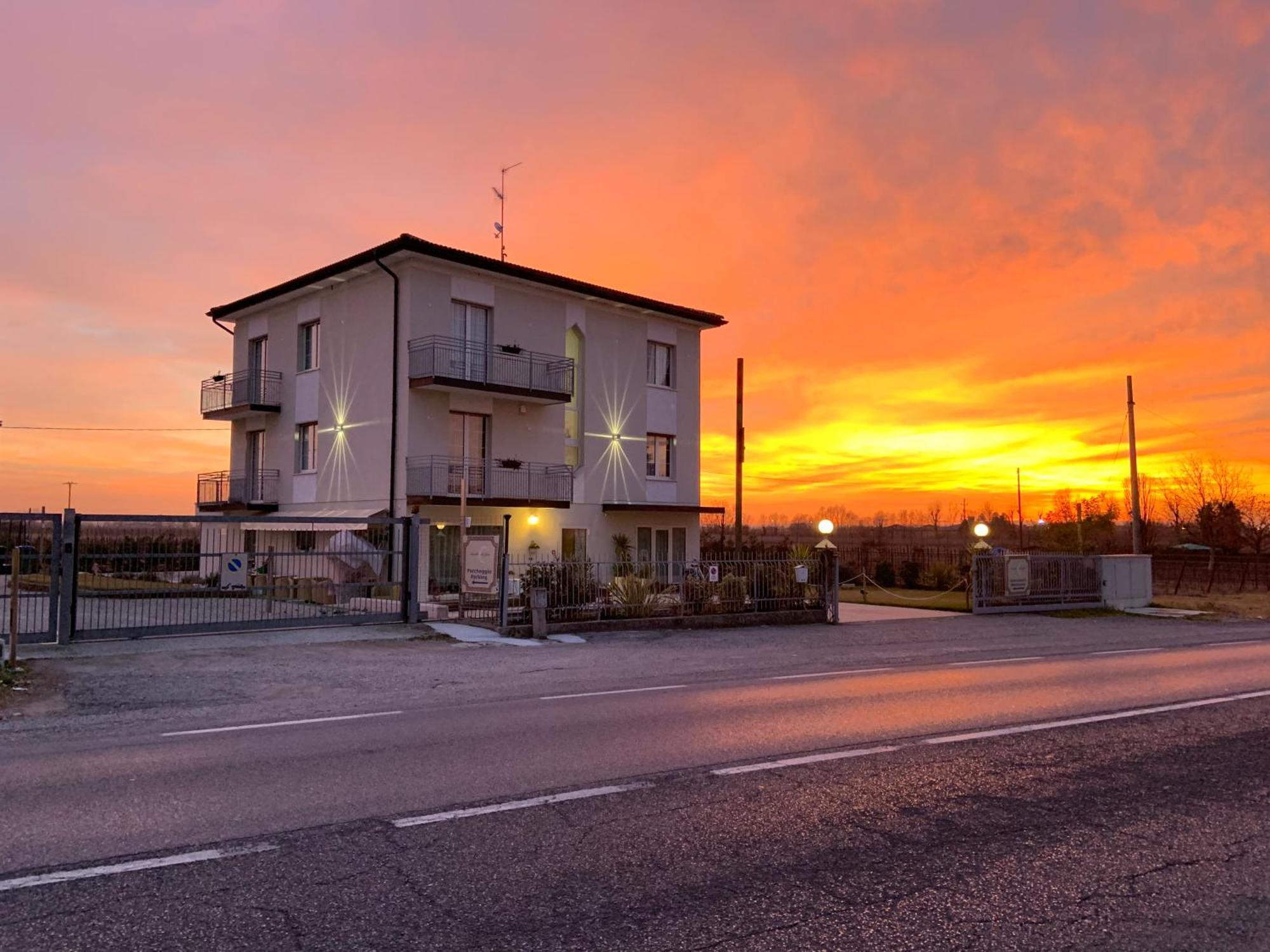 Incanto Di Luna Hotel Σιρμιόνε Εξωτερικό φωτογραφία